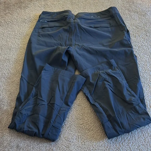 Columbia Convertible Women’s Hiking Pant - Picture 2 of 3